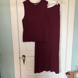 Sleeveless Burgundy Knit Top and Skirt Set Size L/XL